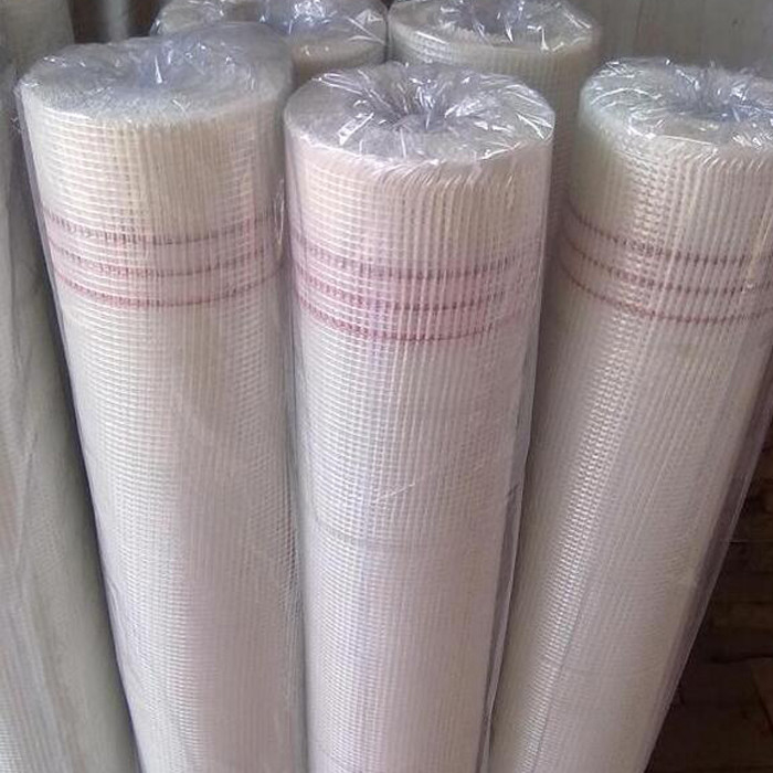 malla de fibra de vidrio con revestimiento blanco de 4*4 mm de apertura, forma de agujero cuadrado, longitud de rodillo de 50 a 200 m