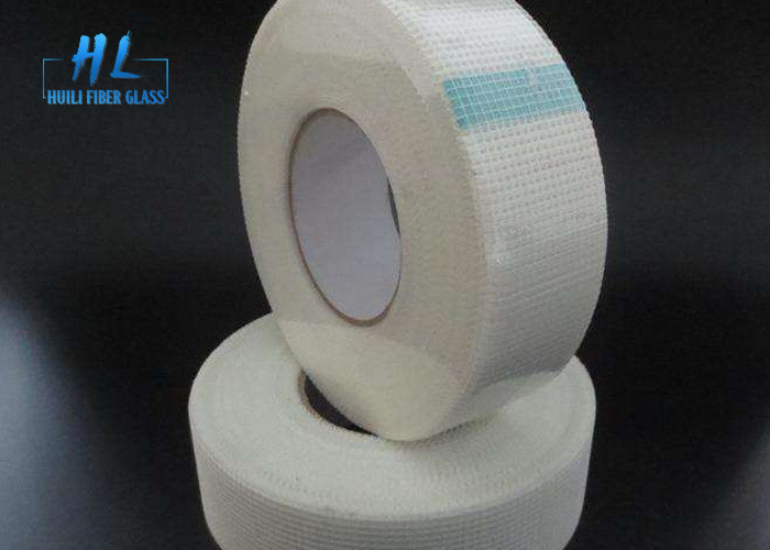 color blanco de la cinta auta-adhesivo de la fibra de vidrio de 60g 3*3m m para reparar las grietas de la pared