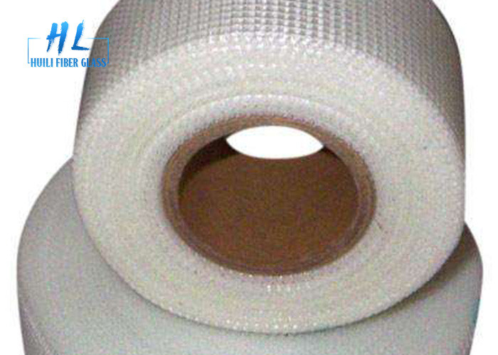 Banda adhesiva de fibra de vidrio de látex de un solo lado 60 g - 65 g/m2 50 m de rodadura Resistente al calor hasta 500 °C