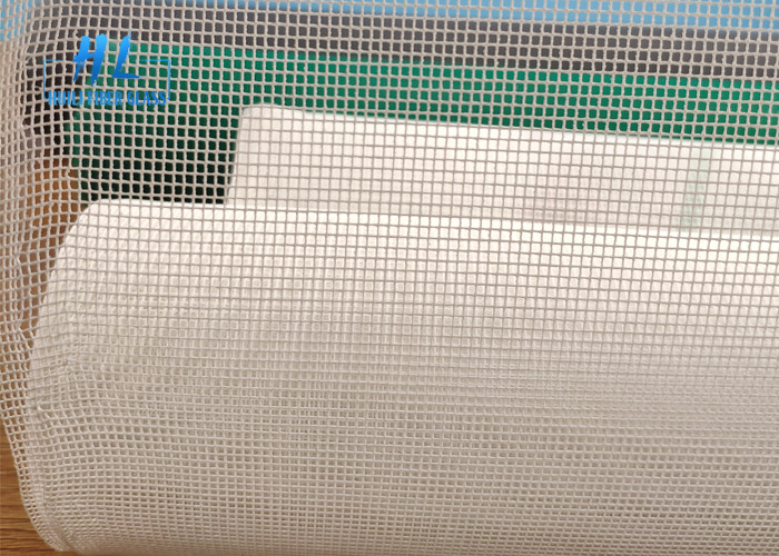Pantalla de insectos de poliéster resistente a los rayos UV con una fuerte resistencia a la tracción para ventanas y puertas amplias